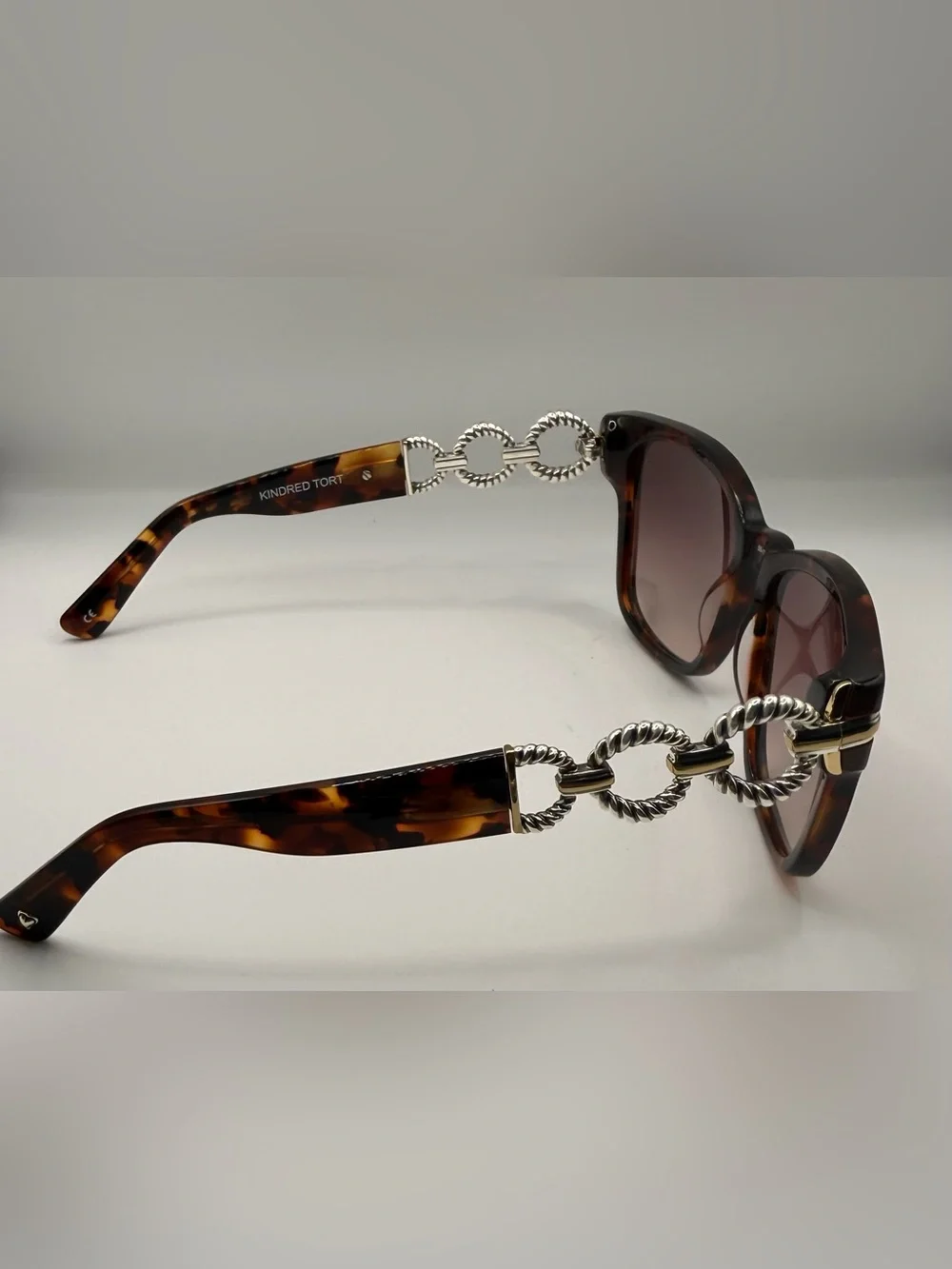 Brighton Kindred Tort Tortoise Chain Link Sunglasses w/ Brighton Case - Picture 6 of 8